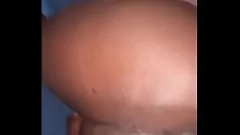 Abspielen Große schwarze Ebenholz-Arschanbetung und hartes Ficken von hinten