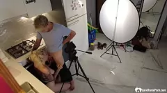 Play Amateur Photoshoot Turns into Passionate Home Sex: Tattooed Babe and Couple