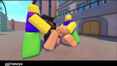 Jouer MILF aux cheveux bruns devient rugueux et sexy dans le jeu Roblox