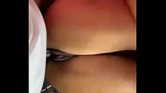 Reproducir MILF de ébano es follada duro y llena su coño mojado