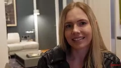 Reproduzir Sub Babe do Asilo Insano de Rebel Rhyder fica difícil foder anal, brincar com vibrador e beber mijo