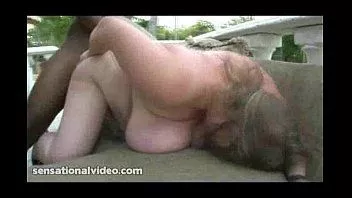 Reproducir Gordo de grandes tetas bien follado por su gran polla negra