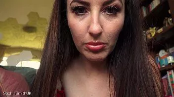 Reproduzir A cadela de Brasov está fazendo chat de vídeo