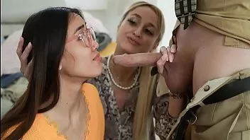 Redare Mama panarama isi obliga fiica sa suga pula si sa faca sex