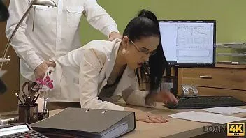 Reproduzir Como o galo entra no chefe no escritório