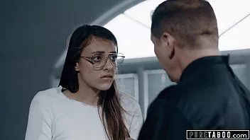 Oynat Okulda öğretmeni soyun