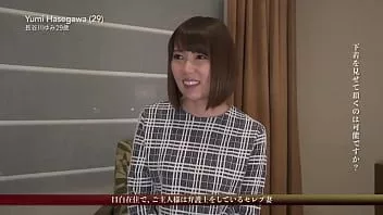 ثلاث نساء ناضجات جميلات ومنحرفات للغاية يخلعن ملابسهن ويبدأن في ذلك