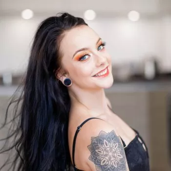 pornstar Alessa Savage