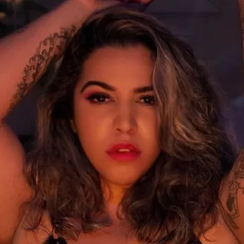 pornstar Victoria Dias