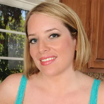 pornstar Maggie Green