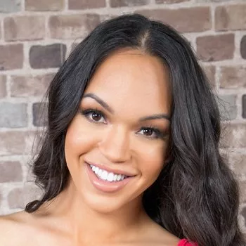 pornstar Emily Mena
